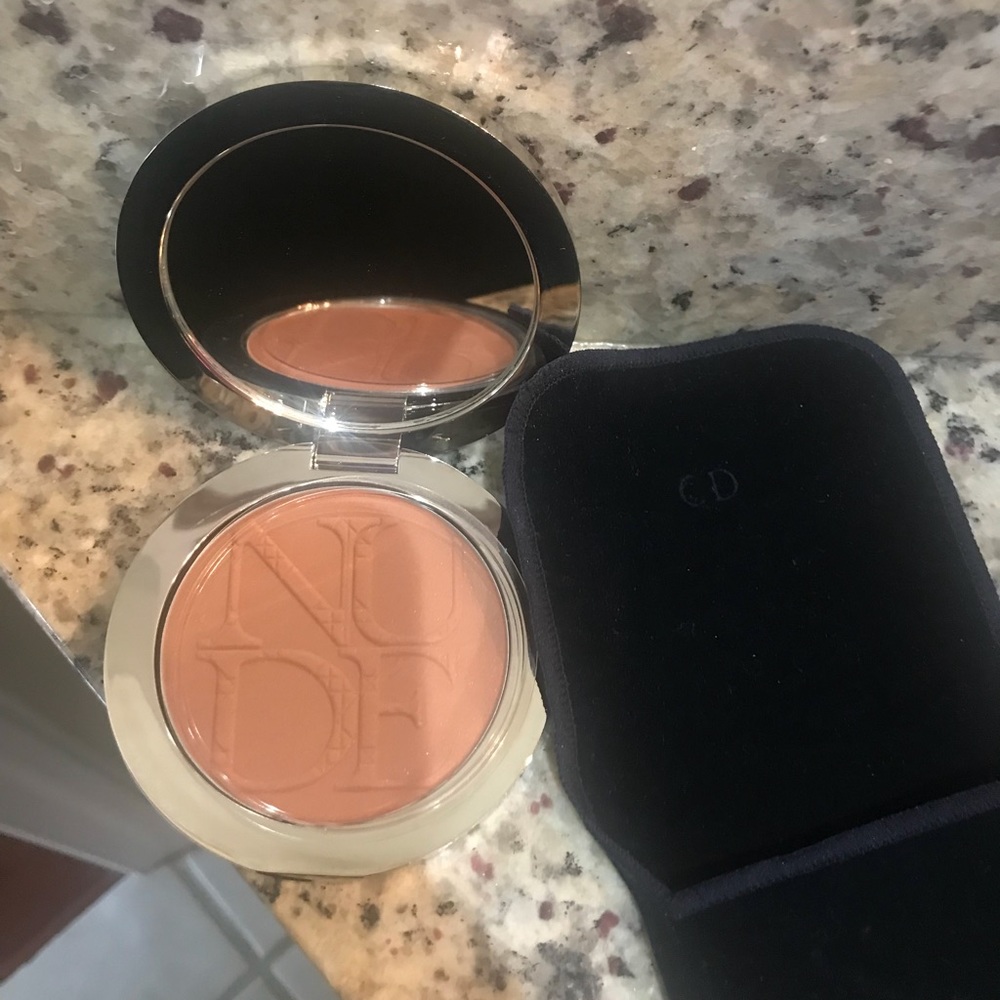 Dior Nude air glow powder